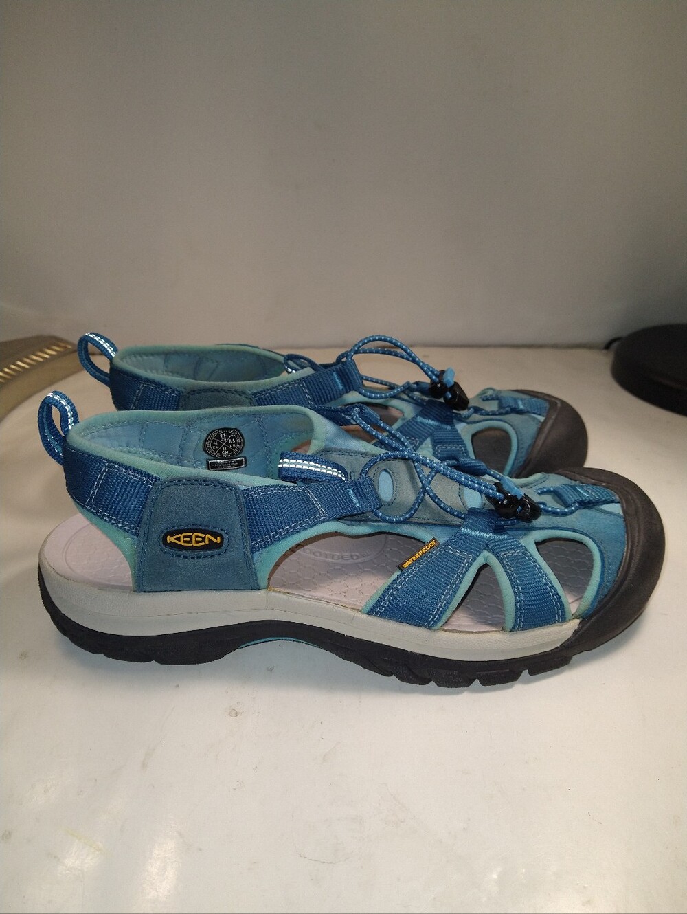 Keen Venice H2 Strappy Outdoor Hiking Sandals Women's sz 11.
